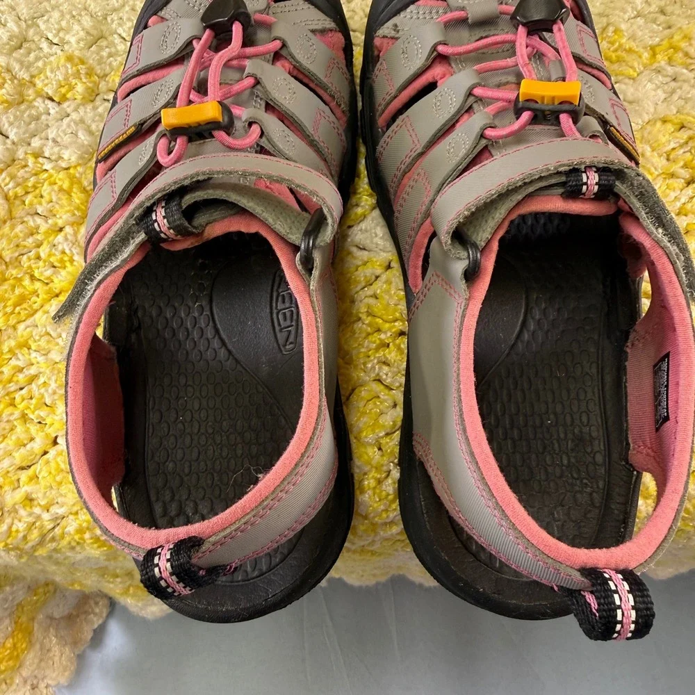 Keen Newport H2 Waterproof Sport Sandals Grey Pink Womens 5 9209-NTGR like new
